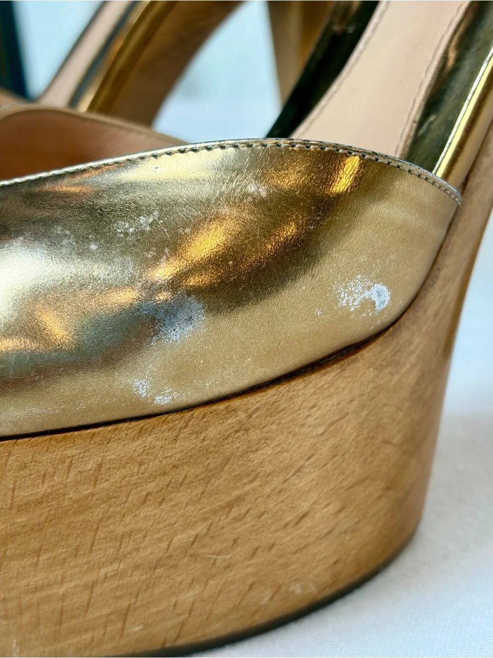 Gucci VTG Metallic Gold Platform Buckle Sandals, wooden heels, 6.5, some scuffs